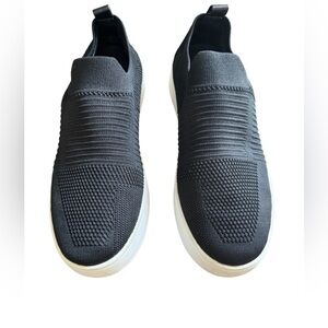 STEVE MADDEN Beale Black Slip-On Black Platform Sneakers Size 9 Preppy Goth Chic